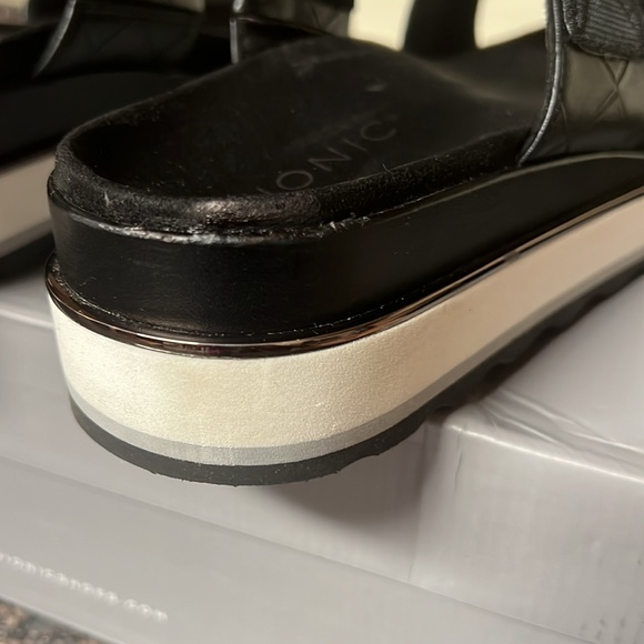 ☀️☀️HOST PICK☀️☀️Vionic Black Sandals with Chunky Sole☀️☀️☀️☀️☀️ - Picture 13 of 13